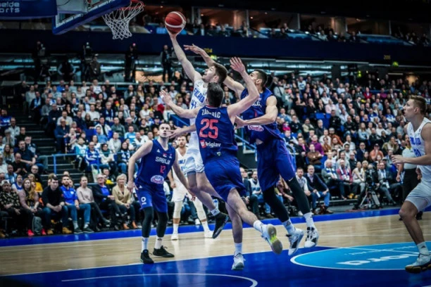 (VIDEO) Švajcarci blistali, ali poklekli na kraju: Finska slavila u gostima i izjednačila se sa Srbijom!