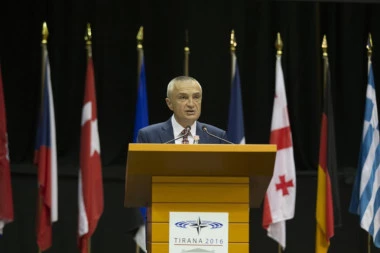 Predsednik Albanije tužio ministre zbog kriminala
