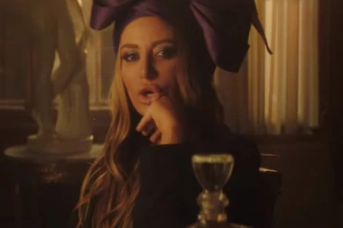 (VIDEO) KORONA NAM NE MOŽE NIŠTA! Ana Nikolić otkrila kako se bori protiv virusa!