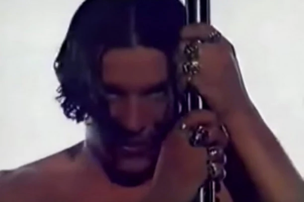 Pre 25 godina pojavio se u Cecinom spotu: Danas se bavi muzikom i izgleda bolje nego ikad!