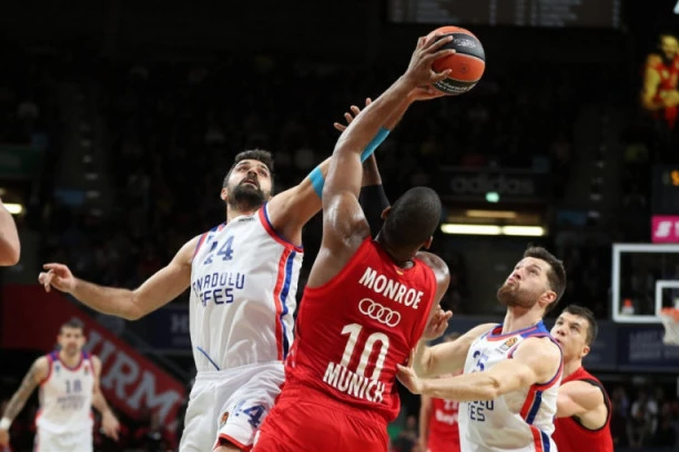 Efes na +25 u Minhenu, Pešićeva Barsa posle pet godina slavila u Atini protiv "zelenih"!