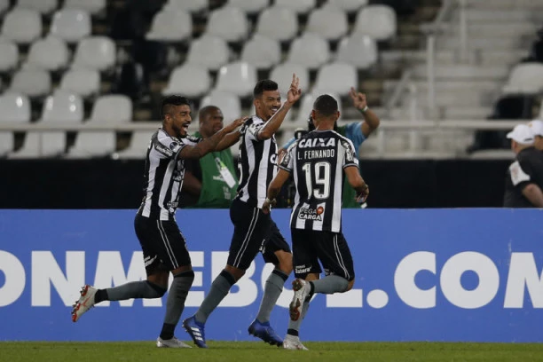 Honda dobija moćno društvo: Botafogo hoće bivšeg vezistu Čelsija!