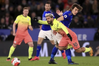 Siti jedva protiv Lestera!