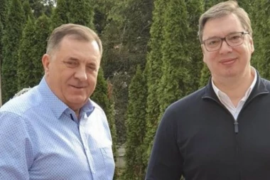 (FOTO) Vućić u šetnji sa Dodikom