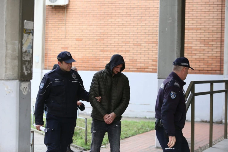 (FOTO) Čumetov sin i bratanac na saslušanju: Privedeni zbog pljačke, braća od ranije poznata policiji!