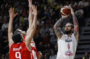 ŠTA URADI, ČOVEČE? Totalno ludilo Miroslava Raduljice!