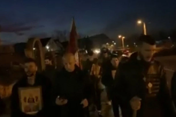 (VIDEO) HEROJI STIGLI U PODGORICU: Posle 500 kilometra hodočasnici u prestonici Crne Gore