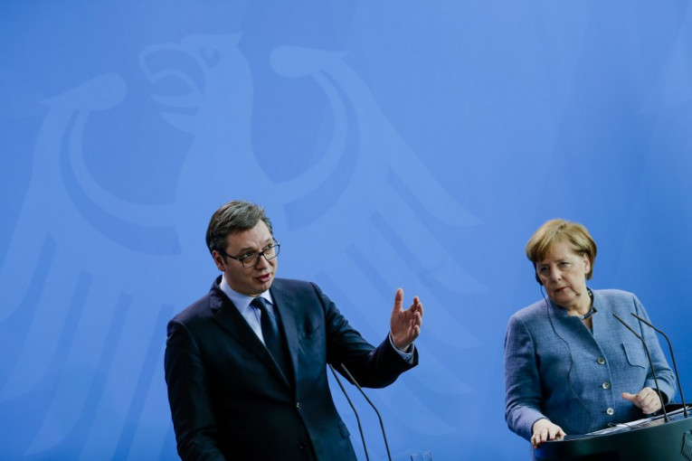 Vučić razgovarao sa Merkel: Podrška i razumevanje za Srbiju