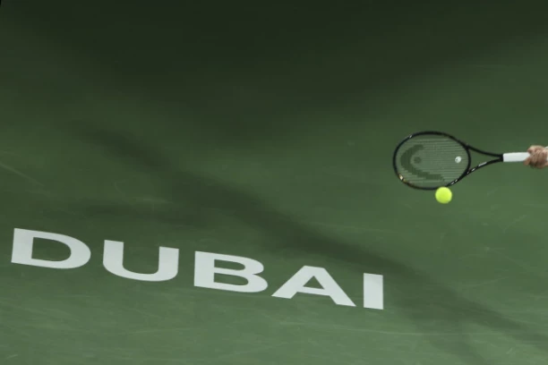 SENZACIJA U DUBAIJU: Nosilac ispao već na startu turnira