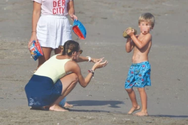 (FOTO) OD ROĐENJA MOG...Fotografija malog Đokovića oduševila pristalice crveno - belih