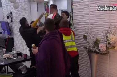 (VIDEO) Haos zbog Mine: Potukli se Janjuš i Mensur, ni obezbeđenje, ni ukućani nisu mogli da ih spreče"