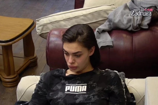 (VIDEO) Pevač napravio potpuni haos u odnosu Mine i Mensura: Vrbaški lije gorke suze, Ajdarpašević je šutnuo i histerisao!