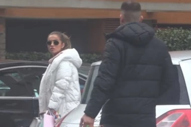 (VIDEO) Anđelo se uselio kod Teodore: Prenosio stvari, a sada su ih uhvatili na delu iako i dalje KRIJU vezu!