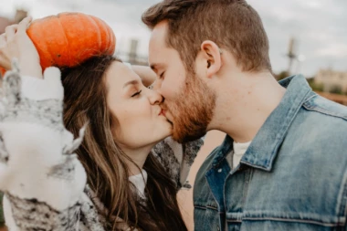 UNIVERZUM NAM NAGOVEŠTAVA DOLAZAK VELIKE LJUBAVI: 7 znakova da ćete uskoro sresti SRODNU DUŠU!