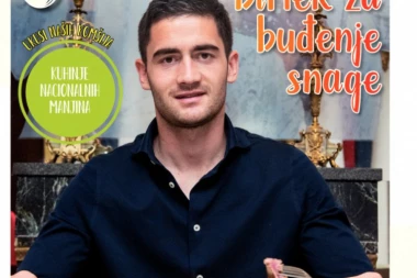 Poklanjamo "Srpski kuvar"! Poentira na terenu i u kuhinji: Saša Zdjelar sprema biftek za buđenje snage!