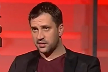 KAO OD MAJKE ROĐEN! Poznati glumac se skinuo do GOLE KOŽE i poslao VAŽNU poruku celokupnoj JAVNOSTI na Balkanu! (FOTO)