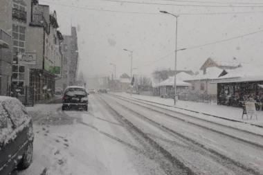 U PRIŠTINI PAO PRVI SNEG: Meteorolozi OTKRILI do kada će trajati!
