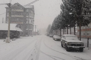 (ŠOK FOTO) Odsečeni od sveta! Zbog mećave delovi Srbije potpuno blokirani