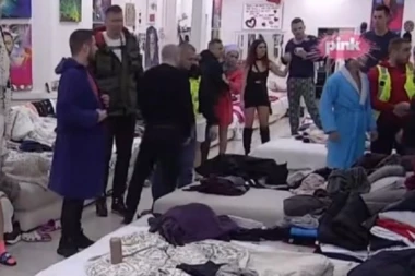 OPŠTI KARAMBOL: Zadrugari zaratili usred noći zbog Kije Kockar!