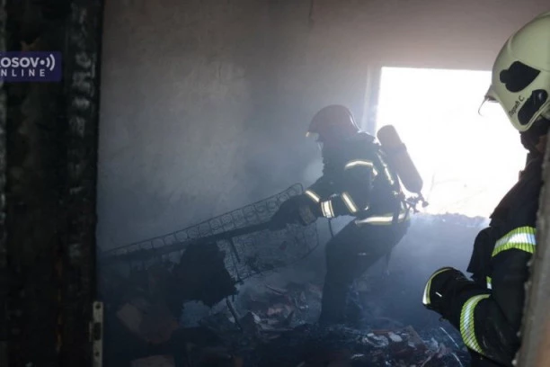 Požar u Severnoj Mitrovici: Vatra gutala celu kuću! Sprečena veća tragedija!