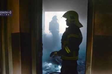 Požar na trećem spratu stambene zgrade na Čukarici: Čula se snažna eksplozija, povređeno dete i 6 osoba