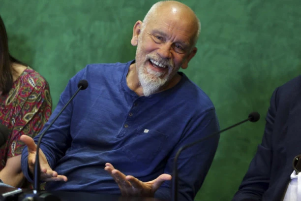 Džon Malkovič progovorio o svom poreklu: Moj deda je bio LAŽOVČINA, zato ništa ne znam o SRBIJI