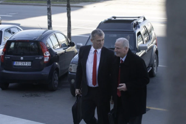 Paljenje Ambasade SAD u Beogradu: Policijski generali izjavili da se ne osećaju krivim!