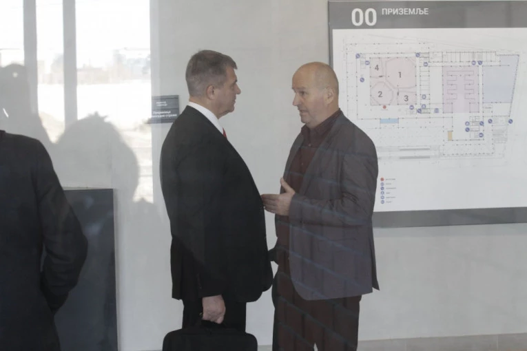 OBRAČUN POLICIJSKIH ŠEFOVA U SUDNICI ZBOG PALJENJA AMBASADE SAD: Bjelić se prao od odgovornosti, sve greške pripisao Vukoliću