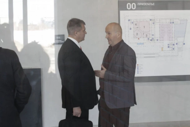 OBRAČUN POLICIJSKIH ŠEFOVA U SUDNICI ZBOG PALJENJA AMBASADE SAD: Bjelić se prao od odgovornosti, sve greške pripisao Vukoliću