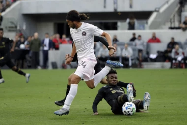 Bekam debitovao porazom, Katai prvi put u dresu Galaksija!