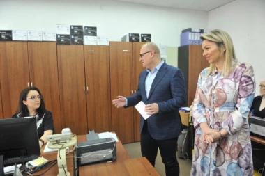 U 2020. za novčana davanja za porodilje 469 miliona dinara!