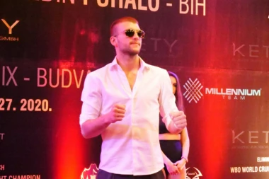 (VIDEO) I Veljko ima dara za pevanje: Pustio glas na Anastasijinom rođendanu i sve doveo do suza!