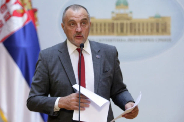 ŽIVKOVIĆ RAZBUCAO ĐILASOVOG KUMA: Ne lupetaj, budalo! Ako si nizak, ćelav i drzak, to ne znači da si Putin!