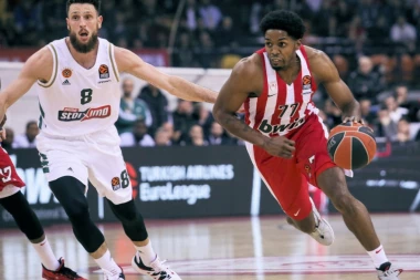 (VIDEO) Večiti derbi Grčke pripao Olimpijakosu: Crveno-beli bolji od Panatinaikosa, "zeleni" šutirali 1/21 za tri!