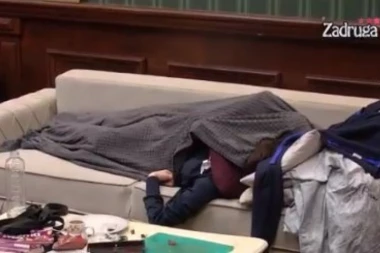 (VIDEO18+) Bez stida i srama: Mina i Mensur se razbijali od se*sa ispred Lepog Miće!