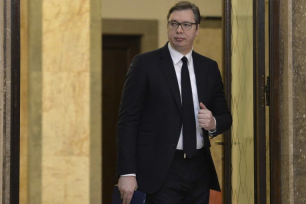 (FOTO) Vučić se sastao i sa komesarom EU za susedsku politiku i proširenje Oliverom Varheijem