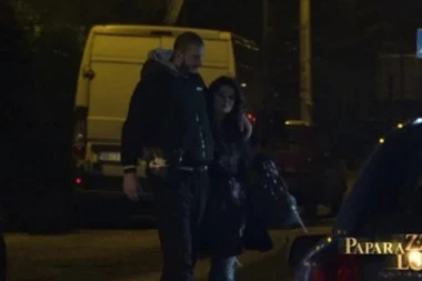 Upecala piletinu: Prva zajednička fotka Maje Marijane sa 15 godina mlađim dečkom!