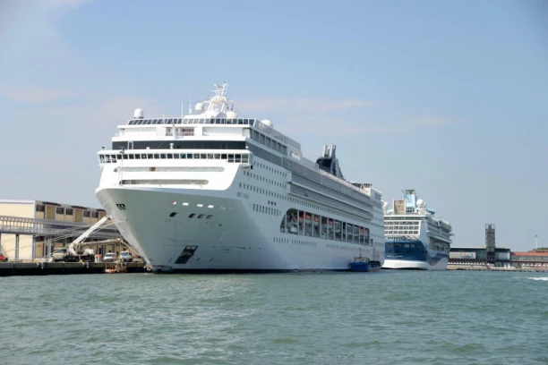 JEZIVE TAJNE KRUZERA KOJE NIKO NE ZNA! Ispovest koja ledi krv u žilama: Videla sam kako izvlače TELO!