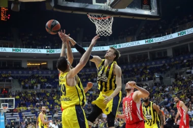 Drama u Istanbulu: Fener savladao Zvezdu posle neizvesne završnice, Kalinić presudio!