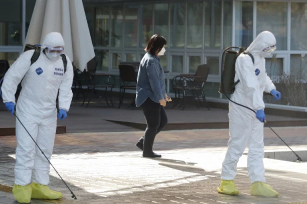 Zaraženi Kinez u Beogradu: Šta je s kolegama koji su bili s njim u kontaktu i da li im radi firma?