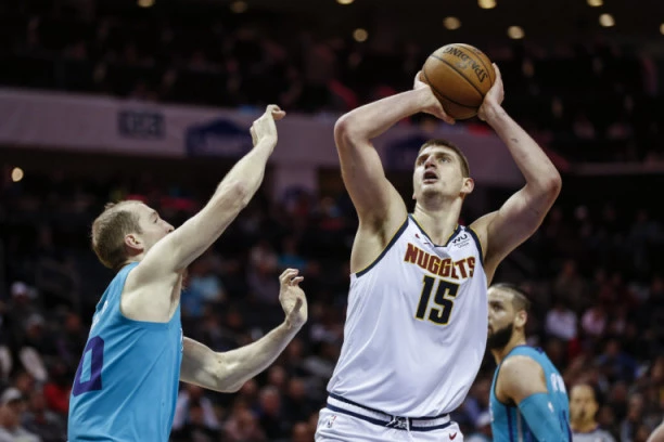 (VIDEO) Jokić dobio novog saigrača!