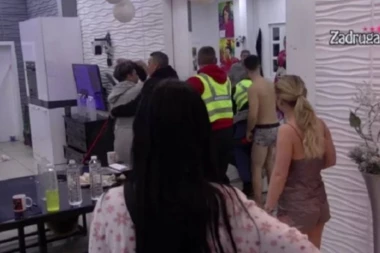 (VIDEO) Tuča u ZADRUZI: ŽESTOKO se pokačili, obezbeđenje REAGOVALO, jedva ih razdvojili!