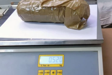 Hapšenje u Novom Sadu: Kod dilera u stanu pronađen heroin!