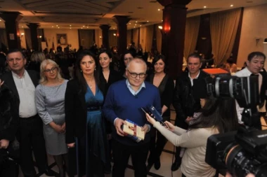 Vesić: SNS se odgovorno odnosi prema ženama