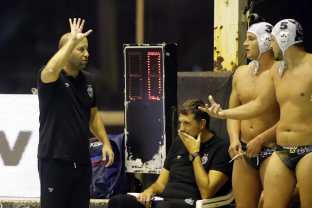 Partizan poražen u Budvi u direktom okršaju za opstanak, pamtiće se neredi!