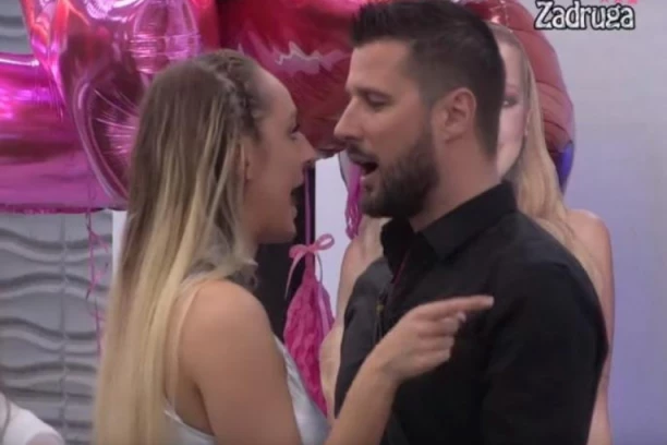 (VIDEO) VOZIO JE KOD GASTOZA U KREVET A MISLIO DA IDE KOD DRUGARICE: Luna ipak varala Marka, sve isplivalo!