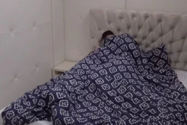 (VIDEO) Nema više ni ponosa ni srama: Miljana završila u krevetu sa NJIM, Marija će je katapultirati!