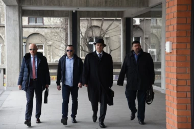 Marjanović stigao u Viši sud u pratnji advokata!