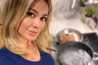 (FOTO) Zanosna voditeljka zove u pomoć: Sama sam u kući i mnogo uplašena