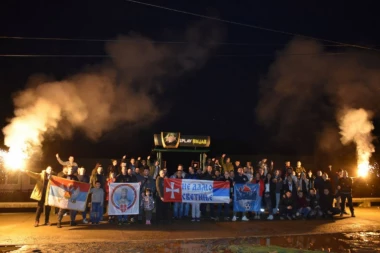 (FOTO) Ekipa "Milo lopove" pobednik humanitarnog turnira "Igraj za Kosmet" u stonom fudbalu